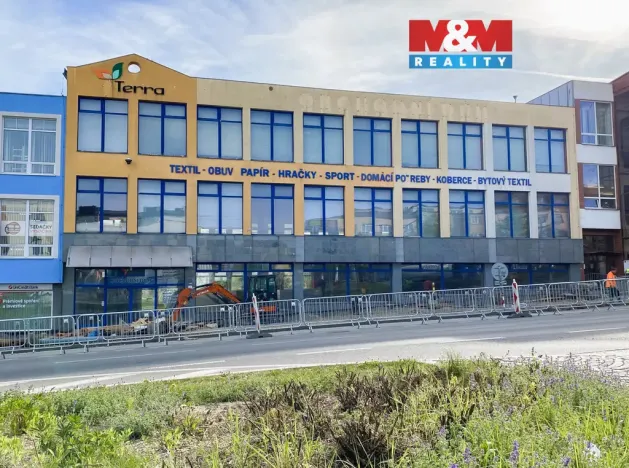 Prodej obchodního prostoru, Žďár nad Sázavou, nám. Republiky, 500 m2