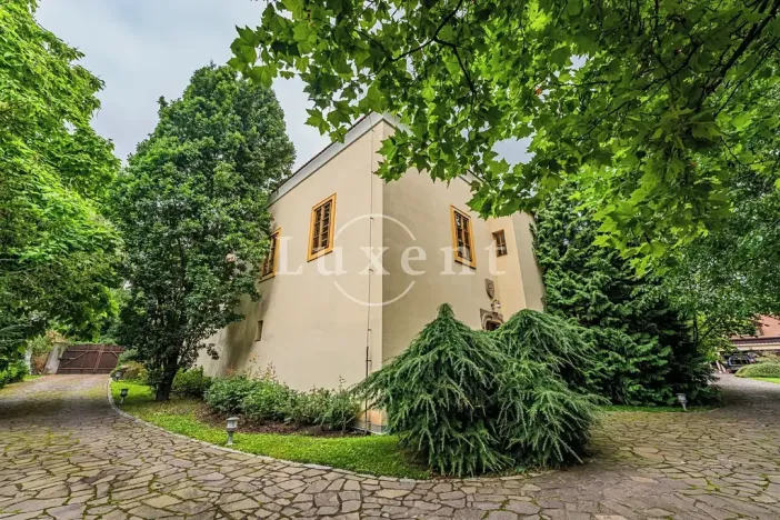 Prodej ubytování, Třebotov, U Tvrze, 2500 m2