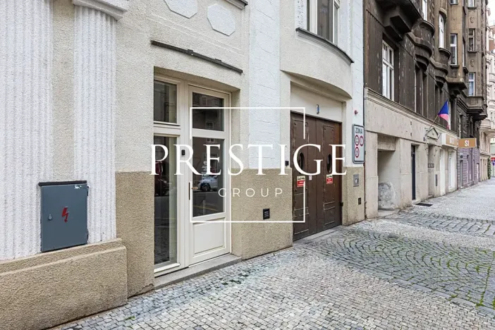 Pronájem obchodního prostoru, Praha - Smíchov, Pecháčkova, 121 m2