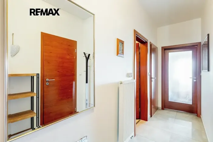 Prodej bytu 1+kk, Nupaky, Za Hotelem, 52 m2