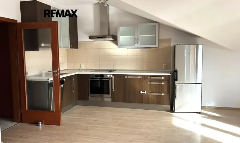 Prodej bytu 1+kk, Nupaky, Za Hotelem, 52 m2