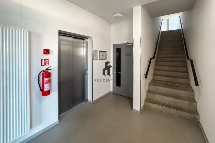 Pronájem bytu 1+kk, Libčice nad Vltavou, Pod Hliníkem, 34 m2