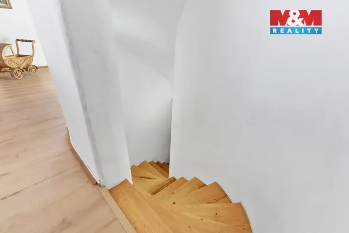 Prodej obchodního prostoru, Mimoň - Mimoň II, náměstí Čsl. armády, 150 m2