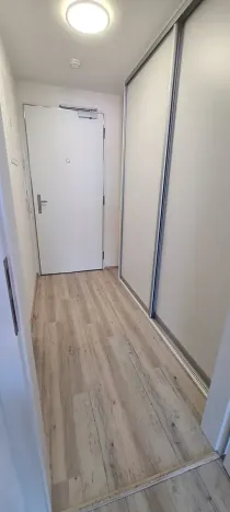 Pronájem bytu 1+kk, Praha - Hloubětín, Poděbradská, 32 m2