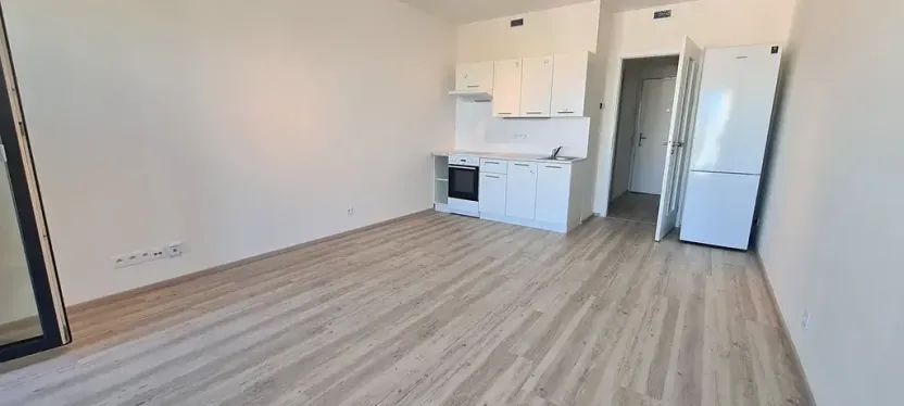 Pronájem bytu 1+kk, Praha - Hloubětín, Poděbradská, 32 m2