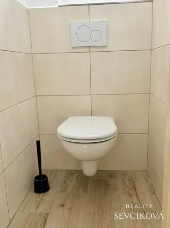 Pronájem bytu 2+kk, Dobřenice, 46 m2