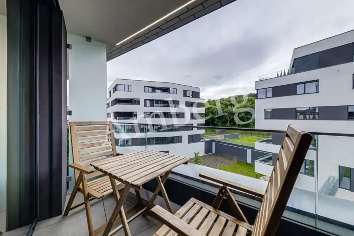 Pronájem bytu 1+kk, Praha - Karlín, U Sluncové, 33 m2