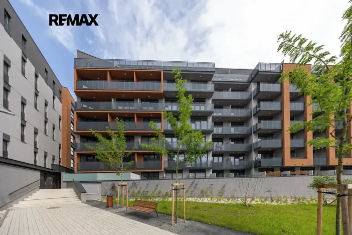Prodej bytu 1+kk, Praha - Háje, Sochorcova, 33 m2