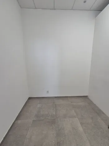 Pronájem obchodního prostoru, Kladno, Komenského, 96 m2