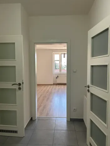 Pronájem bytu 1+kk, Praha - Žižkov, Hartigova, 35 m2