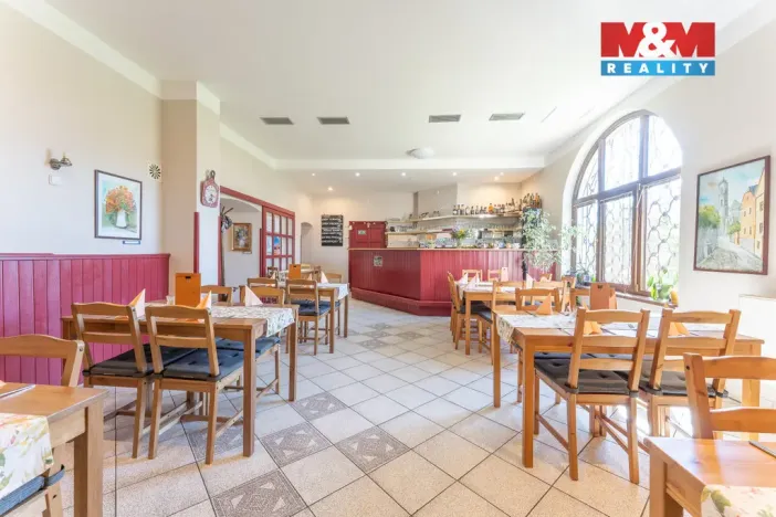 Prodej restaurace, Suchdol, 390 m2