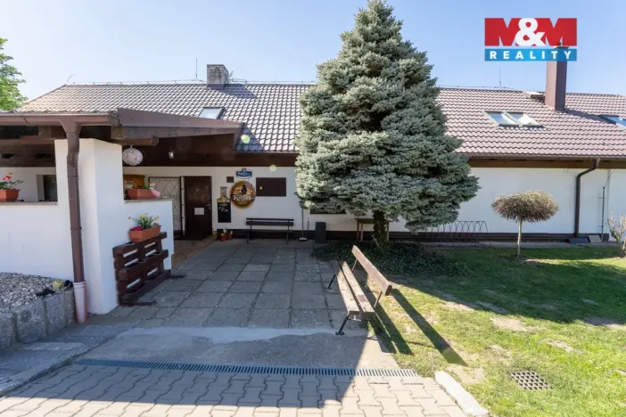 Prodej restaurace, Suchdol, 390 m2