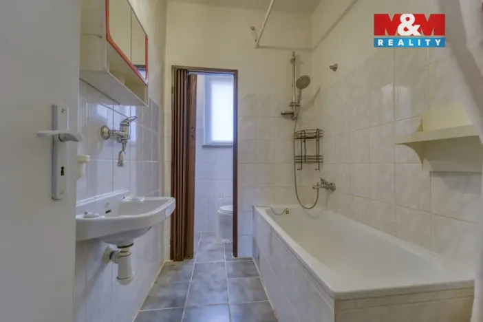 Prodej bytu 3+1, Strážov, 75 m2