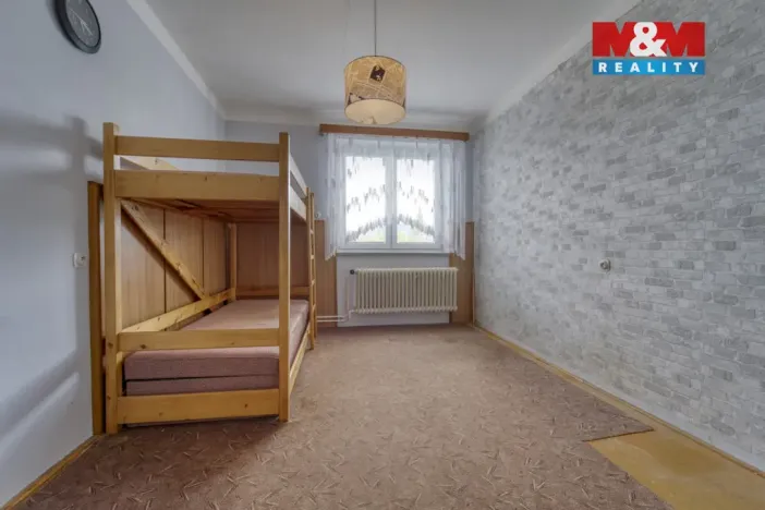 Prodej bytu 3+1, Strážov, 75 m2