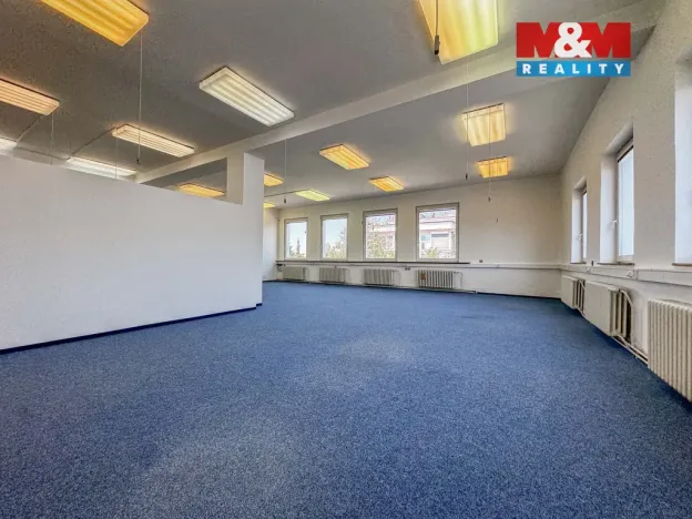 Pronájem kanceláře, Praha - Letňany, Beranových, 311 m2