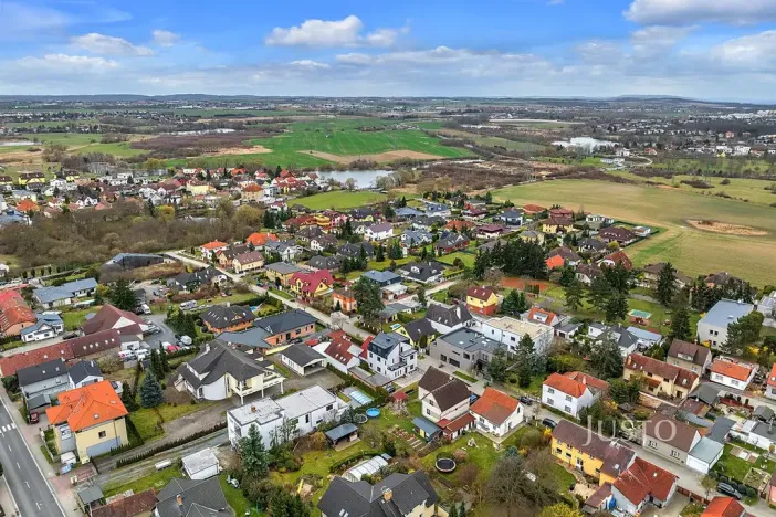 Pronájem atypického bytu, Praha - Šeberov, Na proutcích, 33 m2