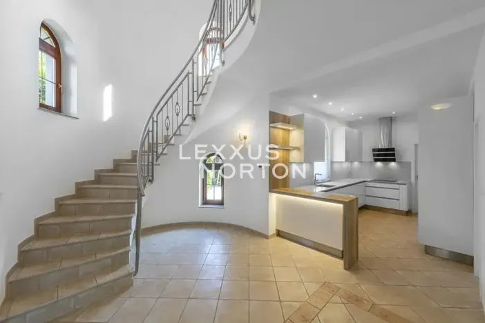 Pronájem vily, Praha - Nebušice, Nebušická, 270 m2