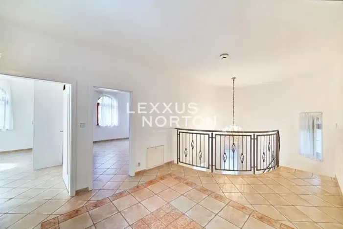 Pronájem vily, Praha - Nebušice, Nebušická, 270 m2