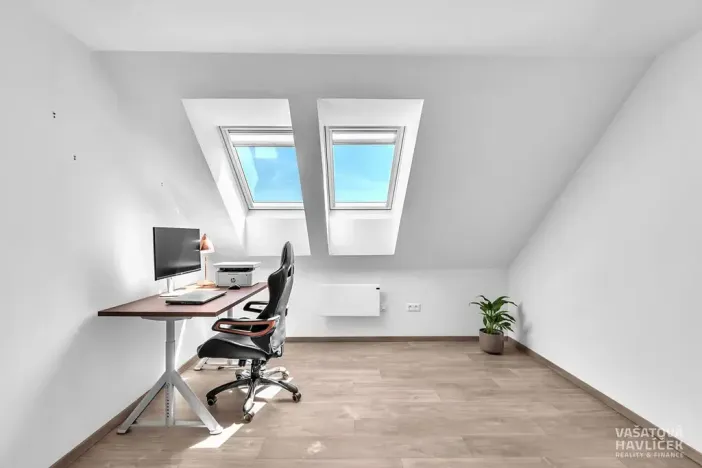 Pronájem bytu 3+kk, Lochenice, 103 m2