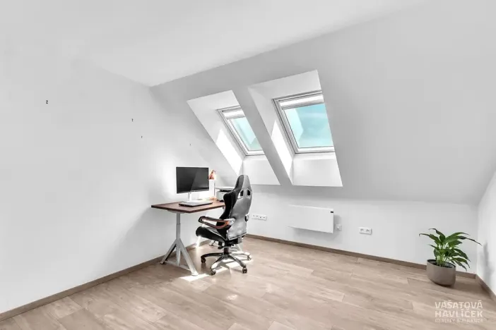 Pronájem bytu 3+kk, Lochenice, 103 m2