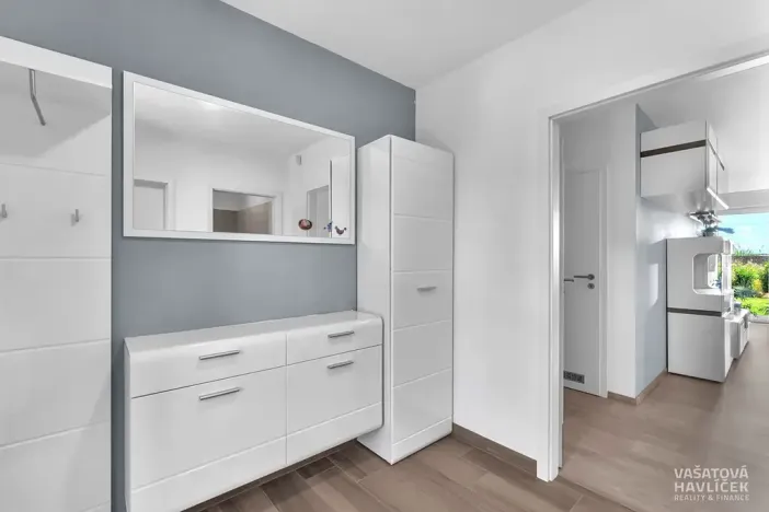 Pronájem bytu 3+kk, Lochenice, 103 m2