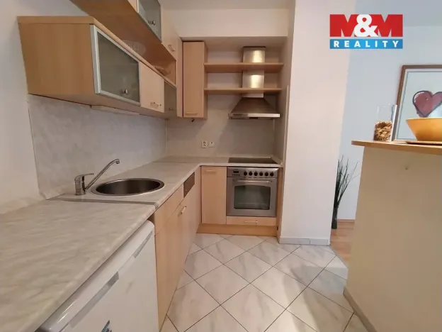 Pronájem bytu 2+kk, Praha, U kříže, 66 m2