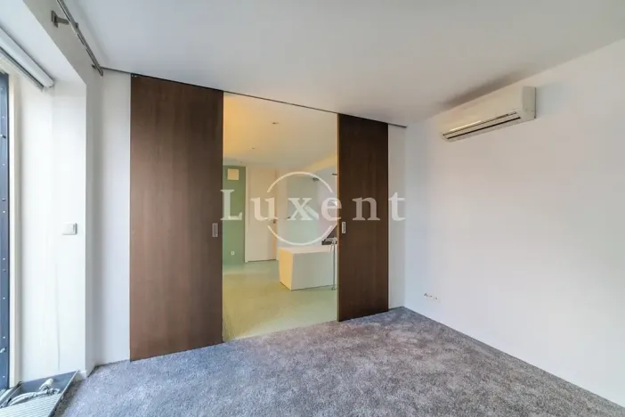 Pronájem bytu 3+1, Praha - Bubeneč, U akademie, 135 m2