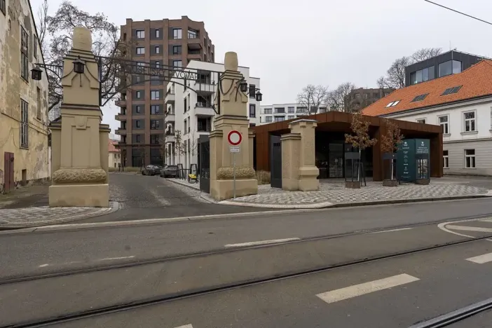 Pronájem garážového stání, Praha - Nusle, Muzikova, 12 m2