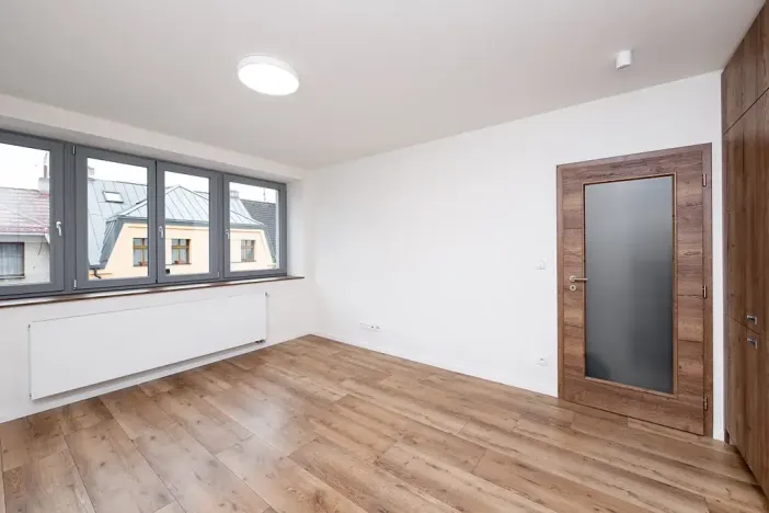 Pronájem bytu 1+kk, Praha - Kobylisy, Klecanská, 25 m2
