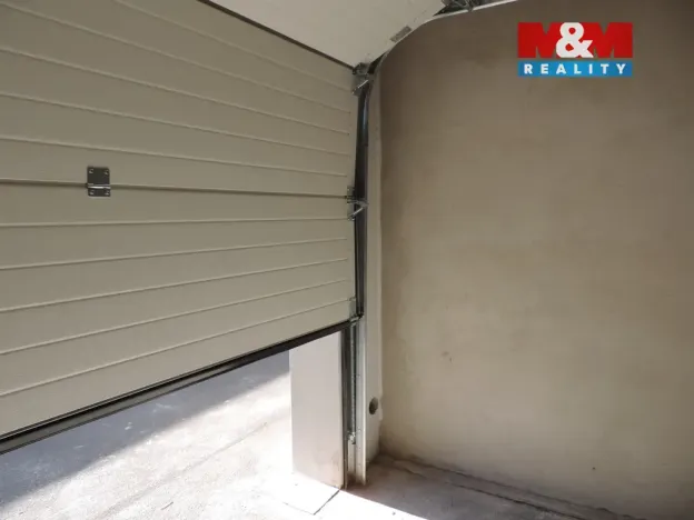 Pronájem garáže, Kopřivnice, Štefánikova, 24 m2