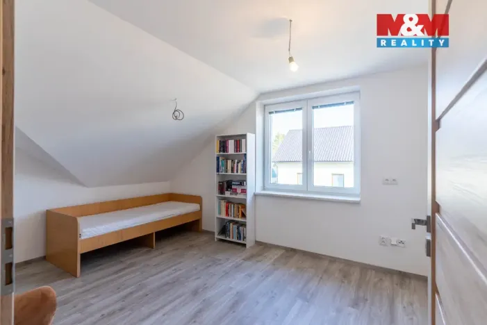 Prodej rodinného domu, Okrouhlá, 222 m2