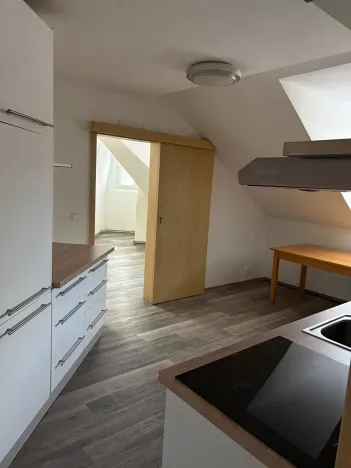 Pronájem bytu 2+1, Karlovy Vary, Moskevská, 60 m2
