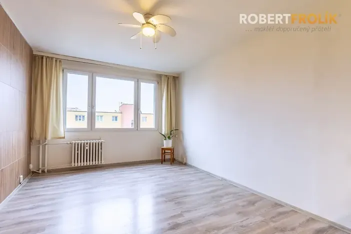 Pronájem bytu 1+kk, Praha - Záběhlice, Jabloňová, 28 m2