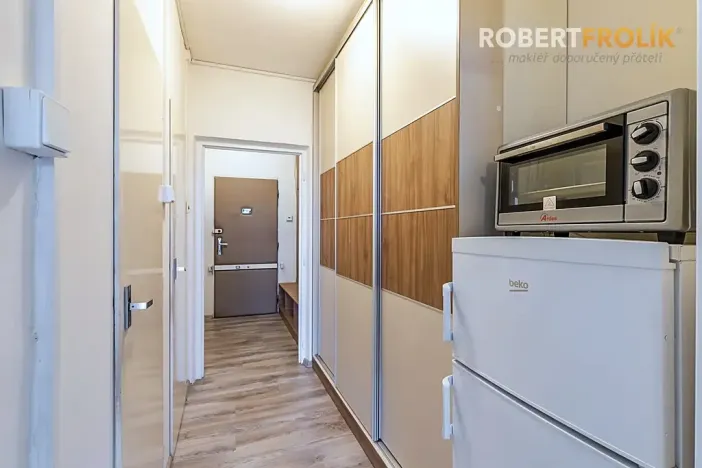 Pronájem bytu 1+kk, Praha - Záběhlice, Jabloňová, 28 m2