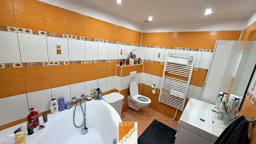 Prodej rodinného domu, Radonice, 200 m2