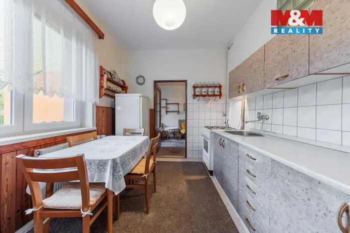Prodej bytu 2+1, Karlovy Vary - Stará Role, Závodu míru, 59 m2