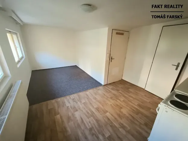 Pronájem bytu 1+kk, Děčín, Teplická, 19 m2