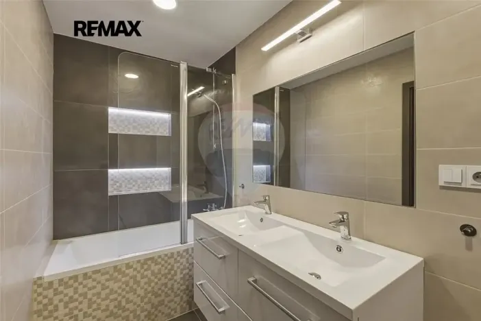 Prodej vícegeneračního domu, Vrané nad Vltavou, Ve Strouze, 182 m2