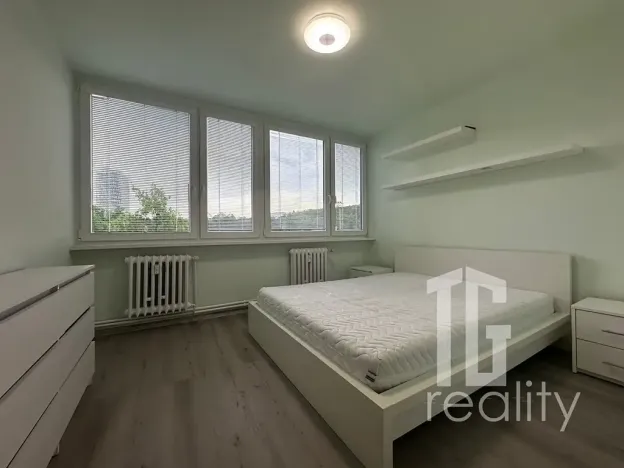 Pronájem bytu 3+kk, Praha - Karlín, Nekvasilova, 56 m2