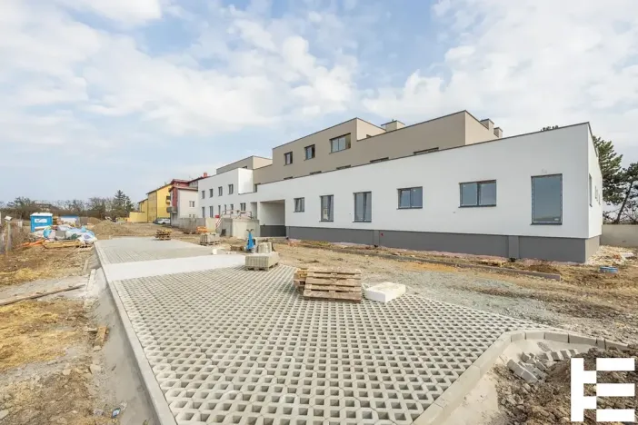 Prodej bytu 1+kk, Praha - Satalice, Za Novákovou zahradou, 33 m2