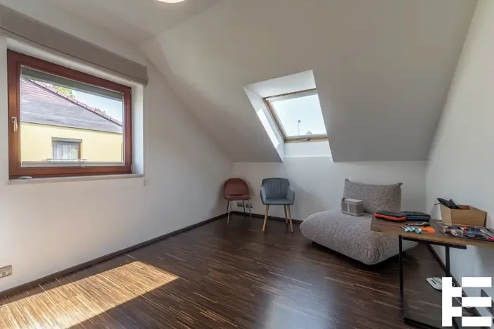 Prodej rodinného domu, Zeleneč, 227 m2
