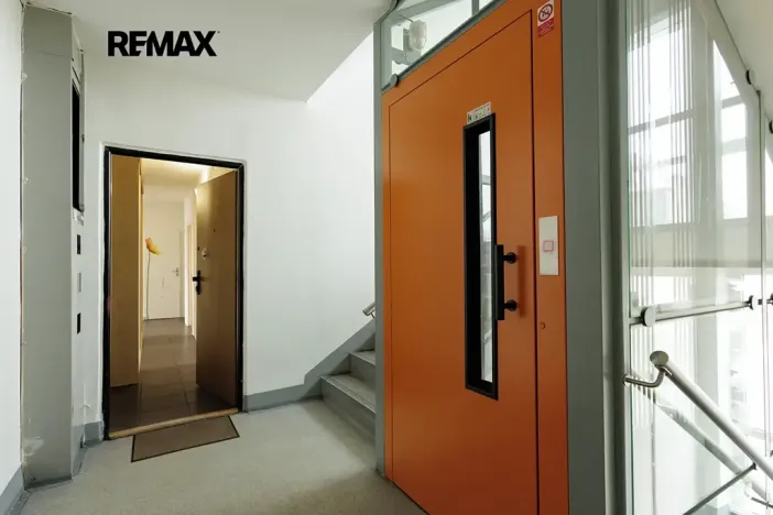 Prodej bytu 3+1, Praha - Letňany, Místecká, 68 m2