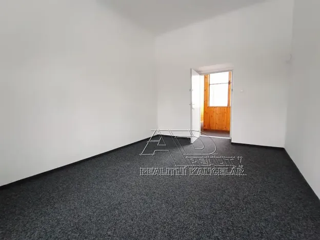 Pronájem kanceláře, České Budějovice, Kanovnická, 132 m2