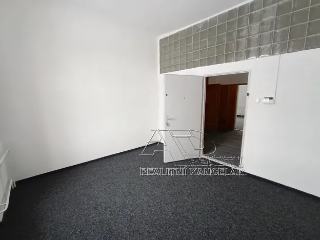 Pronájem kanceláře, České Budějovice, Kanovnická, 132 m2
