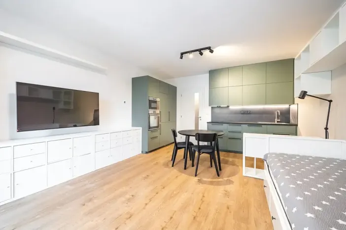 Pronájem bytu 1+kk, Praha, Milánská, 35 m2