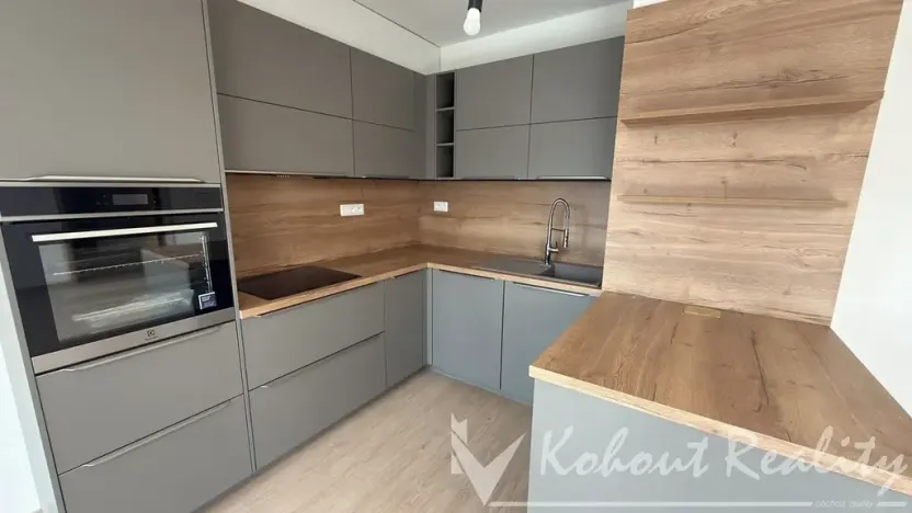 Pronájem bytu 3+kk, Praha - Řeporyje, Haenkeho, 74 m2