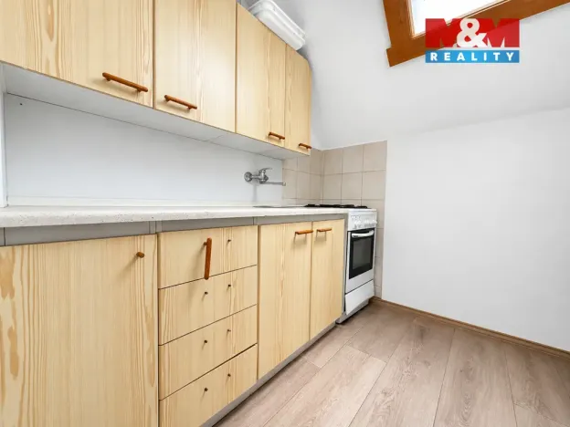 Prodej bytu 1+1, Nové Sedlo, Hůrecká, 36 m2