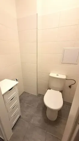 Pronájem bytu 1+kk, Praha - Vysočany, Vysočanské náměstí, 35 m2