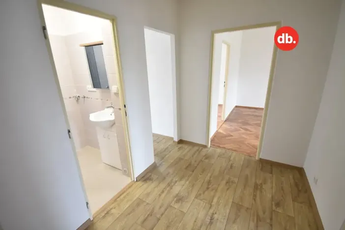 Prodej bytu 3+1, Karlovy Vary, Sokolovská, 71 m2