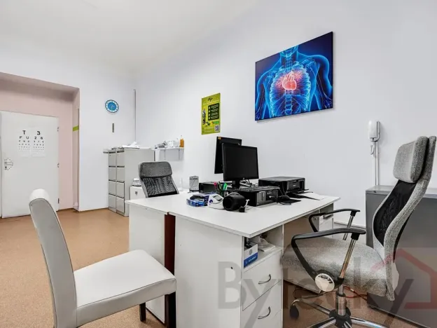Pronájem ordinace, Praha - Smíchov, Stroupežnického, 85 m2
